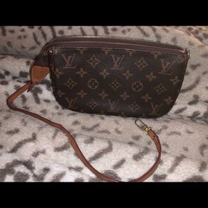 LOUIS VUITTON Monogram Pochette Accessories